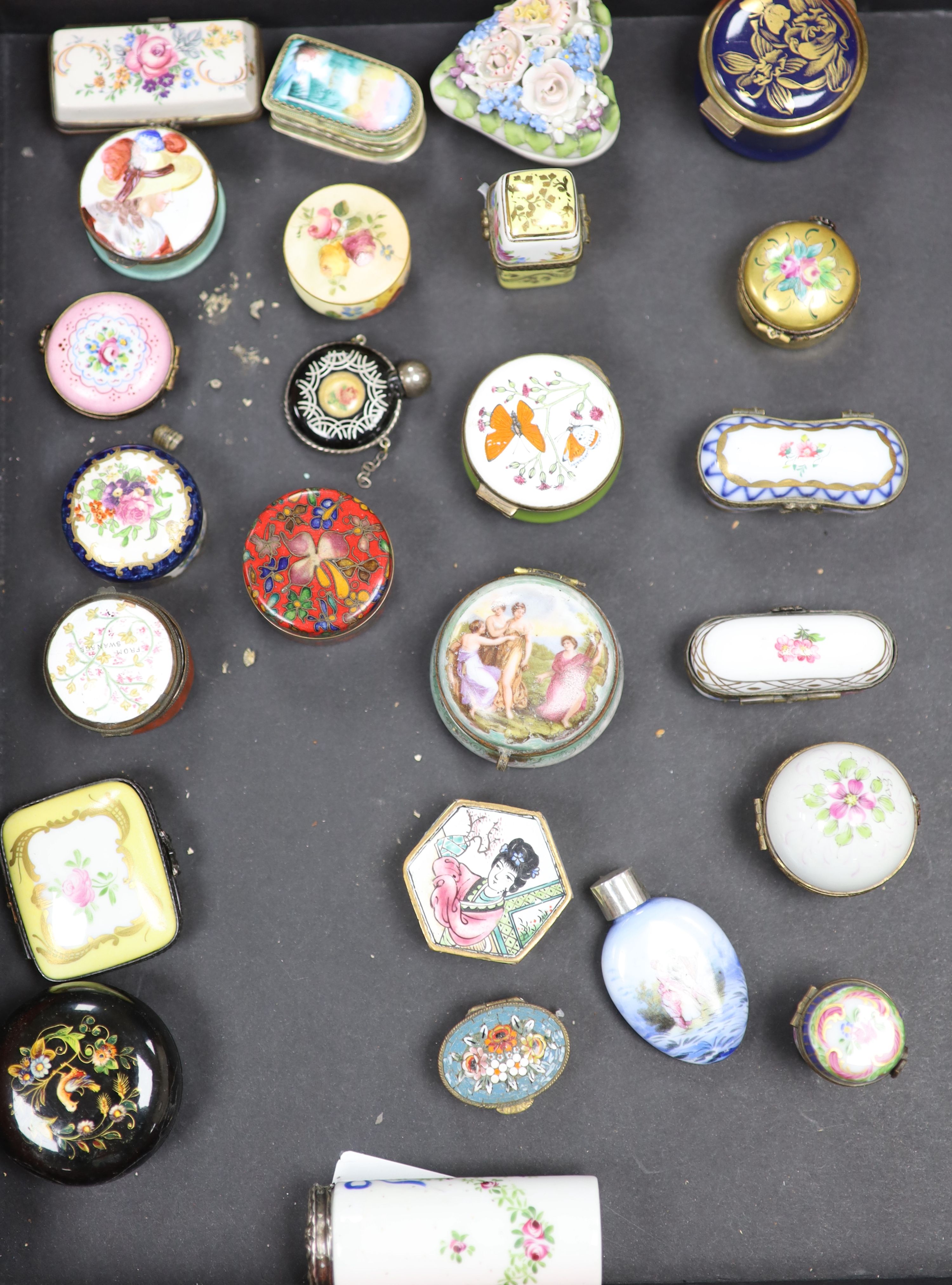 Twenty five limoges and Worcester and other ceramic and enamel boxes
